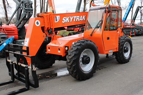 2013 SKYTRAK 6042 6000 LB DIESEL TELESCOPIC FORKLIFT TELEHANDLER PNEUMATIC 4WD ENCLOSED HEATED CAB 2675 HOURS STOCK # BF9497519-NLE - United Lift Equipment LLC