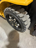 2023 CATERPILLAR 2C5000 5000 LB LP GAS FORKLIFT CUSHION 83/187" 3 STAGE MAST SIDE SHIFTER 921 HOURS STOCK # BF9114959-BUF - United Lift LLC