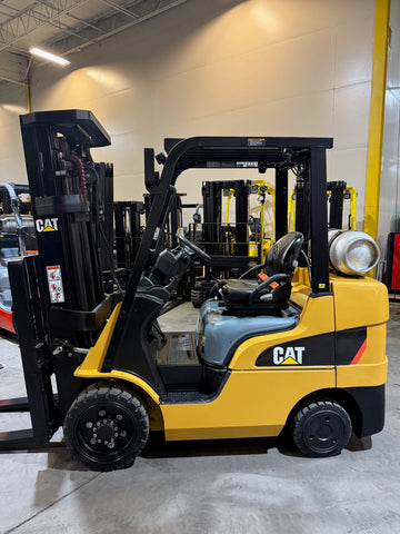 2020 CATERPILLAR 2C6000 6000 LB LP GAS FORKLIFT CUSHION 88/199" 3 STAGE MAST SIDE SHIFTER LOW HOURS STOCK # BF985329-BUF - United Lift LLC