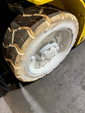 2020 YALE ERC055VGN 5500 LB 36 VOLT ELECTRIC FORKLIFT 88/201" THREE STAGE MAST NON-MARKING TIRES SIDE SHIFTING FORK POSITIONER plumbed 4 ways to carriage 817 HOURS STOCK # BF994229-BUF