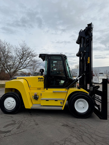 2018 YALE GDP360EC 36000 LB DIESEL FORKLIFT PNEUMATIC 176/212" 2 STAGE MAST SIDE SHIFTING FORK POSITIONER ENCLOSED HEATED CAB with AC (2) SETS OF 96" FORKS, 2792 HOURS STOCK # BF9956589-BUF