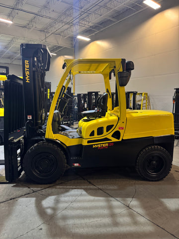 2022 HYSTER H120FT 12000 LB KUBOTA DIESEL FORKLIFT 102/209" 3 STAGE MAST SIDE SHIFTING FORK POSITIONER ONLY 1142 HOURS STOCK # BF9455239-BUF - United Lift LLC
