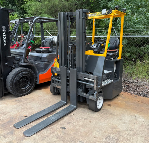 2018 COMBILIFT CB6000 6000 LB LP GAS FORKLIFT CUSHION 86/195" 3 STAGE MAST SIDE SHIFTING FORK POSITIONER 4911 HOURS STOCK # BF9469539-NCB