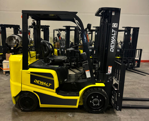 2025 DEWALT LIFT TRUCK DDFC-25 NON-COMPUTERIZED NISSAN K21 DUAL FUEL (can run on Gasoline or Propane) 5000 LB CAPACITY TREADED CUSHION TIRES 83/185" LIFT HEIGHT 3 STAGE MAST SIDE SHIFTING FORK POSITIONER 2000hr/2YR WARRANTY STOCK # BF9228589-BUF - United Lift LLC