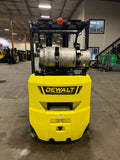 2025 DEWALT LIFT TRUCK DDFC-25 NON-COMPUTERIZED NISSAN K21 DUAL FUEL (can run on Gasoline or Propane) 5000 LB CAPACITY TREADED CUSHION TIRES 83/185" LIFT HEIGHT 3 STAGE MAST SIDE SHIFTING FORK POSITIONER 2000hr/2YR WARRANTY STOCK # BF9228589-BUF - United Lift LLC