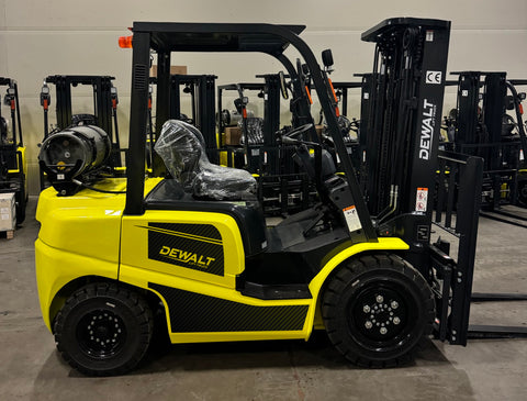2025 DEWALT LIFT TRUCK DDFP-30 NON-COMPUTERIZED NISSAN K25 DUAL FUEL (can run on Gasoline or Propane) 6000 LB CAPACITY SOLID PNEUMATIC TIRES 83/185" LIFT HEIGHT 3 STAGE MAST SIDE SHIFTING FORK POSITIONER 2000hr/2YR WARRANTY STOCK # BF9238579-BUF - United Lift LLC