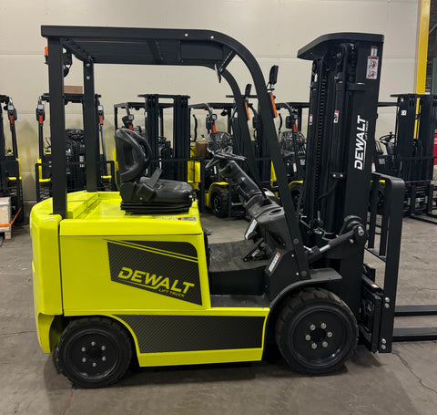 2025 DEWALT LIFT TRUCK DEC4-25 LITHIUM ION BATTERY ELECTRIC 5000 LB CAPACITY TREADED CUSHION TIRES 85/189" LIFT HEIGHT 3 STAGE MAST SIDE SHIFTING FORK POSITIONER 2000hr/2YR WARRANTY CHARGER INCLUDED STOCK # BF9285389-BUF - United Lift LLC