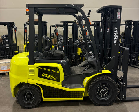 2025 DEWALT LIFT TRUCK DEP-25 LITHIUM ION BATTERY ELECTRIC 5000 LB CAPACITY INDOOR/OUTDOOR PNEUMATIC TIRES 86/189" LIFT HEIGHT 3 STAGE MAST SIDE SHIFTING FORK POSITIONER 2000hr/2YR WARRANTY CHARGER INCLUDED STOCK # BF9285399-BUF - United Lift LLC