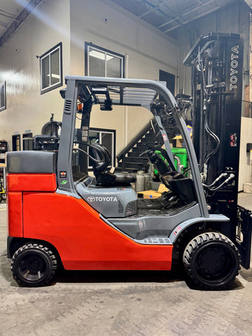 2020 TOYOTA 8FGC55U 12000 LB LP GAS FORKLIFT CUSHION 102/219" 3 STAGE MAST PLUMBED 4 WAYS TO CARRIAGE - (Optional: Side Shift or SIDE SHIFTING FORK POSITIONER can be installed 1,189 HOURS STOCK # BF92823549-BUF