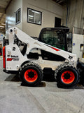 2023 BOBCAT S740 SKID STEER 654 HOURS 3100 LB CAPACITY DIESEL PNEUMATIC TIRES ENCLOSED HEATED CAB AUXILLARY HYDRAULICS 55" INDUSTRIAL BUCKET BF9243499-BUF