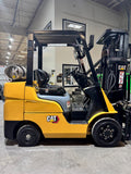 2021 CATERPILLAR/MITSUBISHI FGC30N 6000 LB LP GAS FORKLIFT CUSHION 83/186" 3 STAGE MAST SIDE SHIFTING FORK POSITIONER 697 HOURS STOCK # BF9119489-BUF