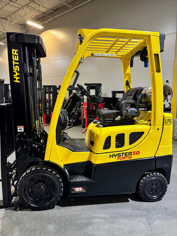 2022 HYSTER S50FT 5000 LB LP GAS FORKLIFT TREADED CUSHION 84/189" 3 STAGE MAST SIDE SHIFTING FORK POSITIONER 919 HOURS STOCK # BF9108629-BUF