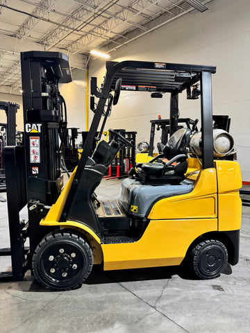 2023 CATERPILLAR/MITSUBISHI FGC25N 5000 LB LP GAS FORKLIFT CUSHION 83/187" 3 STAGE MAST SIDE SHIFTER 835 HOURS STOCK # BF9128749-BUF