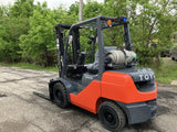 2021 TOYOTA 8FGU30 6000 LB LP GAS FORKLIFT PNEUMATIC 88/187" 3 STAGE MAST SIDE SHIFTER 5944 HOURS STOCK # BF9175499-BSOH