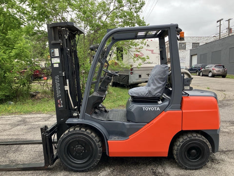 2021 TOYOTA 8FGU30 6000 LB LP GAS FORKLIFT PNEUMATIC 88/187" 3 STAGE MAST SIDE SHIFTER 5944 HOURS STOCK # BF9175499-BSOH